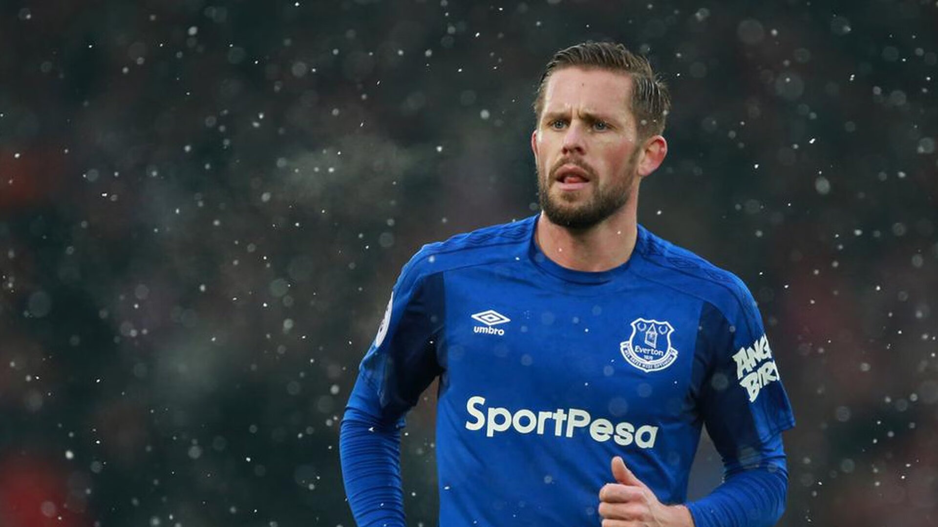 纳达尔鏖战五盘惊险晋级 法网卫冕之路再添传奇篇章